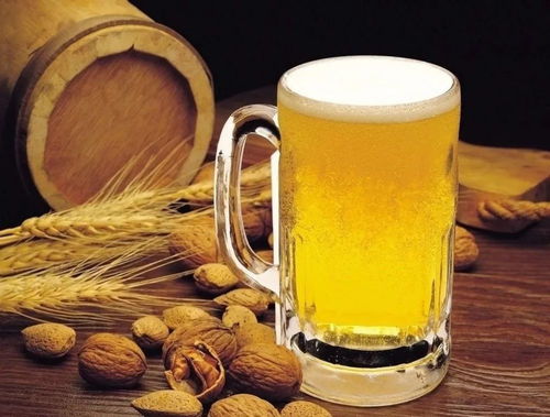 夏日消暑“神器”真的靠譜嗎？西瓜、冰棍、綠豆湯與酒精飲品的陷阱與真相